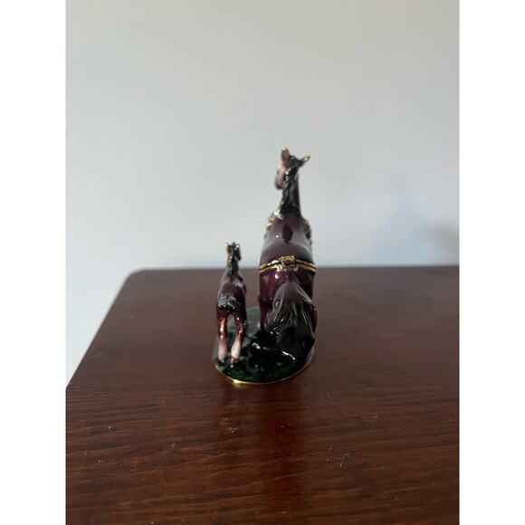 Cherished Treasures Vintage Arabian Mare & Foal Rhinestone Enamel Trinket Box - Picture 3 of 8